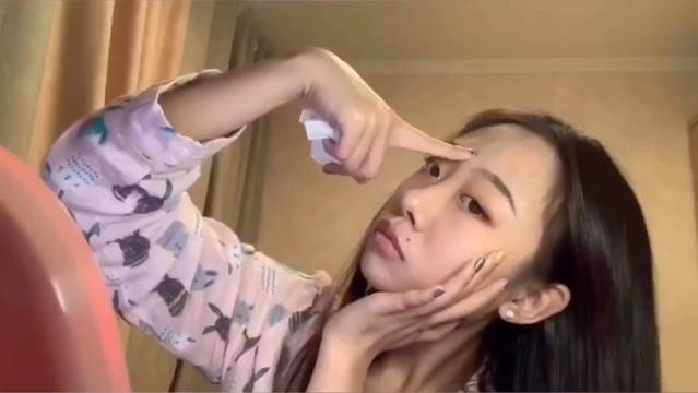 日常在家太无聊了 撸个妆让txy配音...